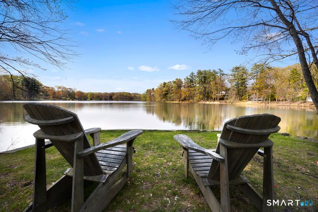 34 Canoe Brook Road, Trumbull, CT 06611
