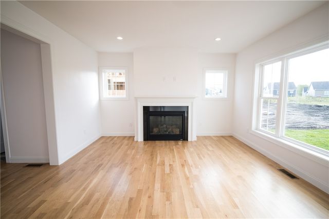 10 Revolution Way, Middletown, RI 02842