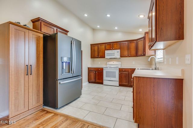 106 Soldiers Way, Jonesborough, TN 37659