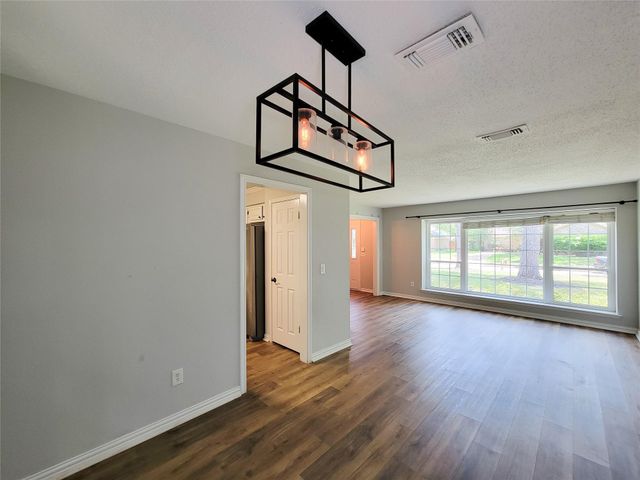 8123 Sunny Ridge Drive, Houston, TX 77095