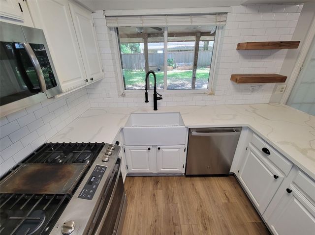 8123 Sunny Ridge Drive, Houston, TX 77095