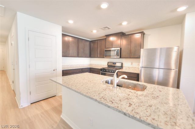 14 East Verde Way, North Las Vegas, NV 89031