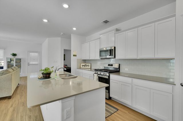 1621 Brueggerhoff RD, Leander, TX 78641