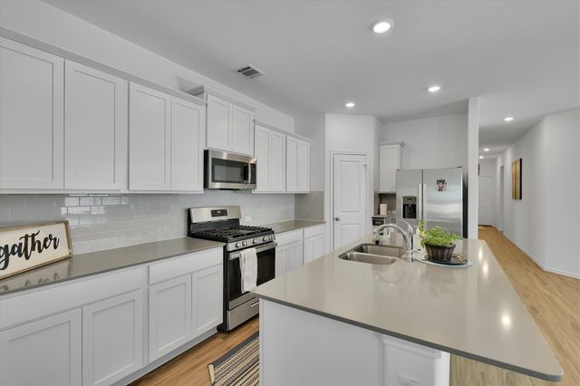 1621 Brueggerhoff RD, Leander, TX 78641