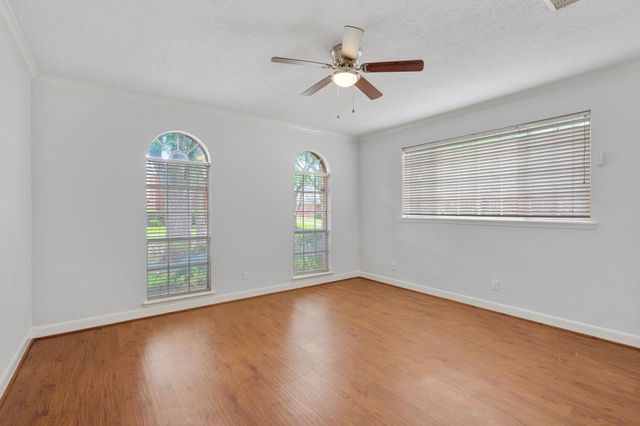 3214 Richland Drive, Sugar Land, TX 77478