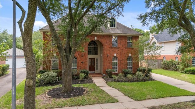 3214 Richland Drive, Sugar Land, TX 77478