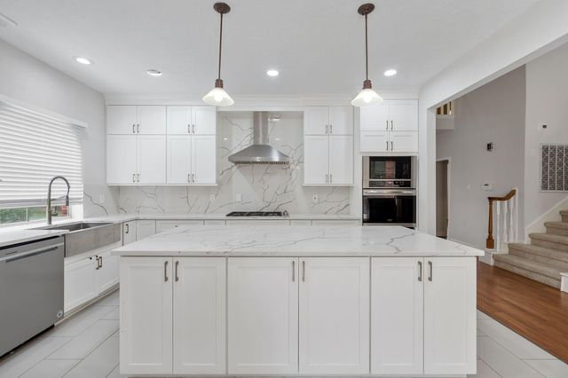 3214 Richland Drive, Sugar Land, TX 77478