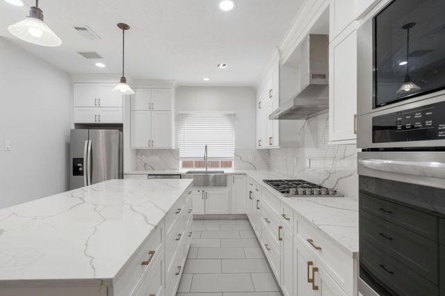 3214 Richland Drive, Sugar Land, TX 77478