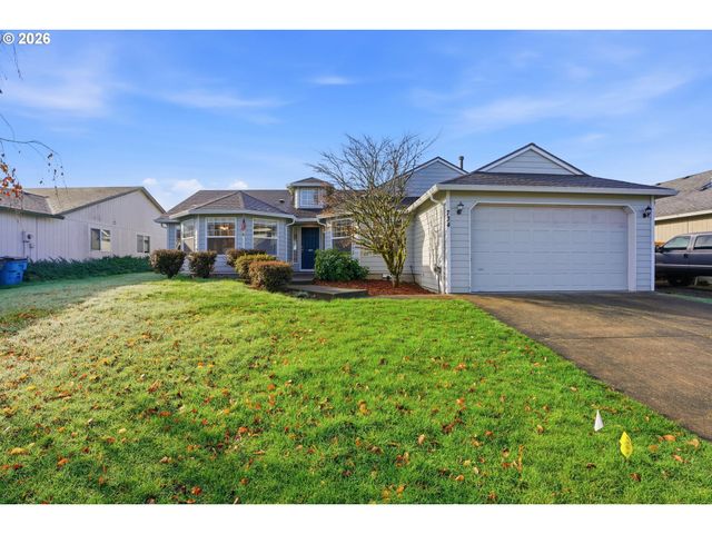 734 E 15TH Cir, La Center, WA 98629