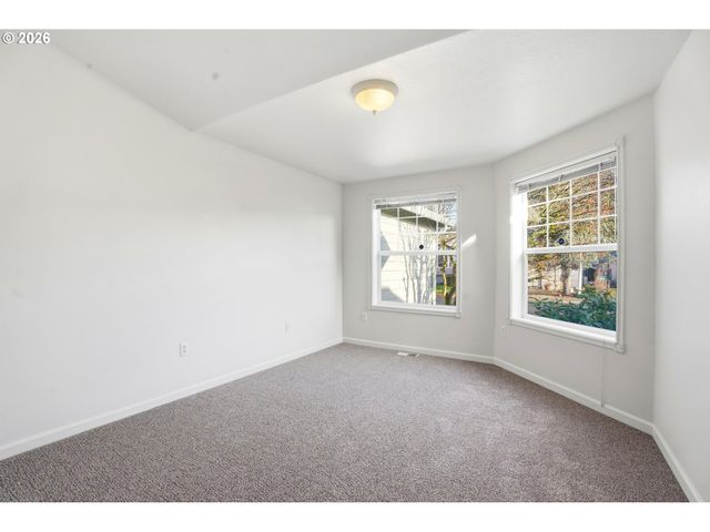 734 E 15TH Cir, La Center, WA 98629