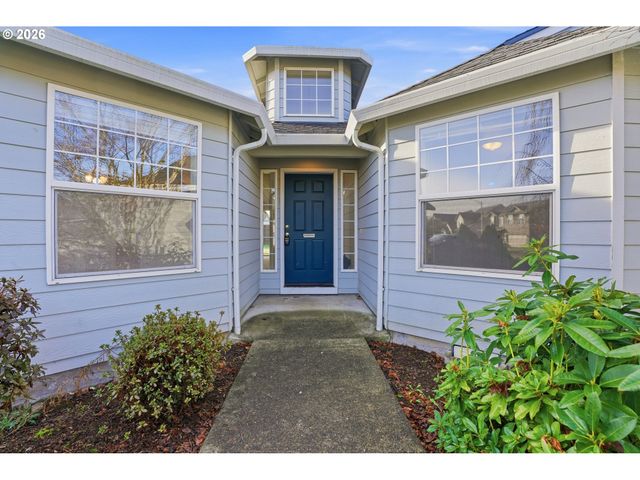734 E 15TH Cir, La Center, WA 98629