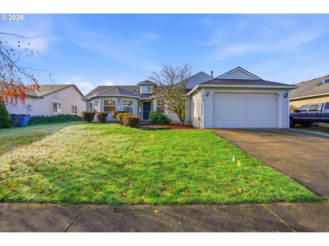 734 E 15TH Cir, La Center, WA 98629