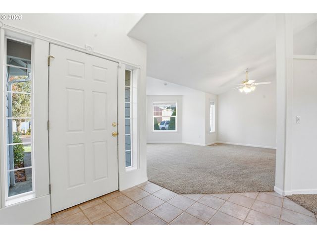 734 E 15TH Cir, La Center, WA 98629