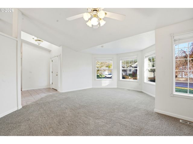 734 E 15TH Cir, La Center, WA 98629