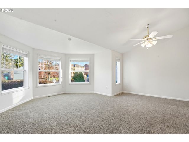 734 E 15TH Cir, La Center, WA 98629