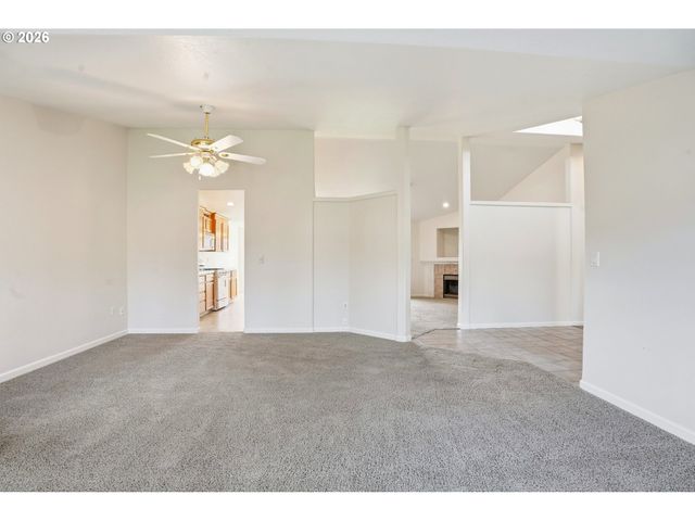 734 E 15TH Cir, La Center, WA 98629