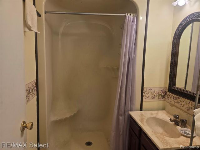 3613 Briarwood Drive, Flint, MI 48507