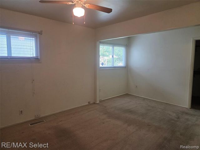 3613 Briarwood Drive, Flint, MI 48507