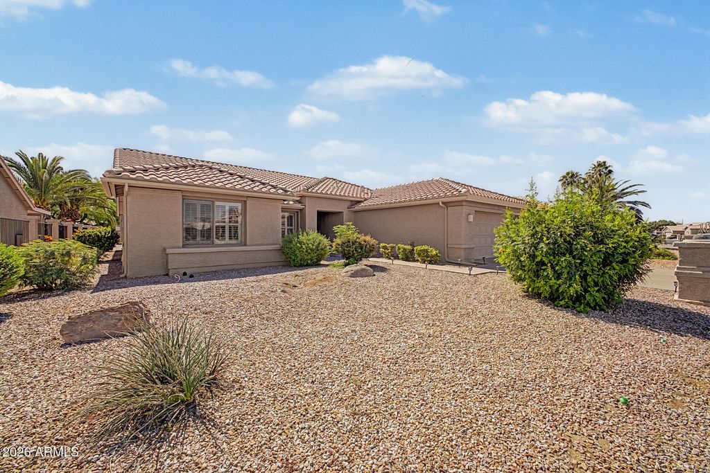 Image 3 of property listing at 24013 S STARCREST Drive, Sun Lakes, AZ 85248