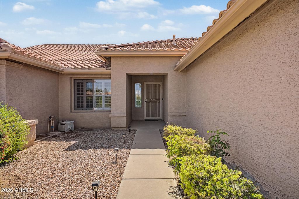 Image 5 of property listing at 24013 S STARCREST Drive, Sun Lakes, AZ 85248