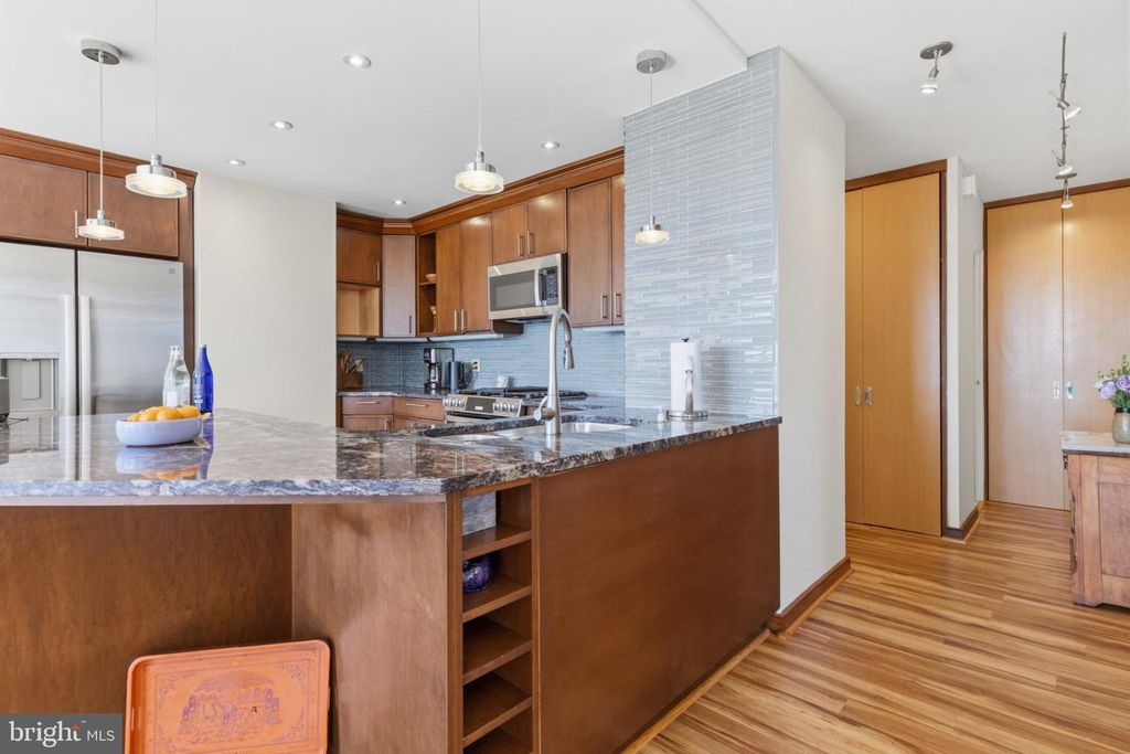 200 LOCUST ST #5G&H, PHILADELPHIA, PA 19106 — photo 4