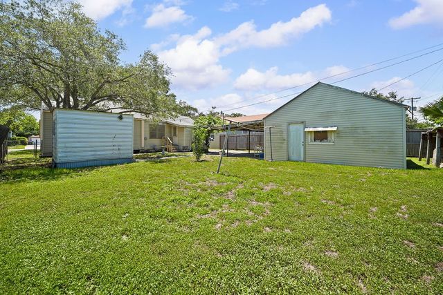 718 Ralston, Corpus Christi, TX 78404