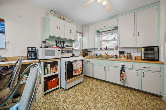 718 Ralston, Corpus Christi, TX 78404