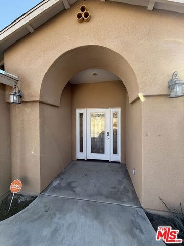 57465 Warren Way, Yucca Valley, CA 92284