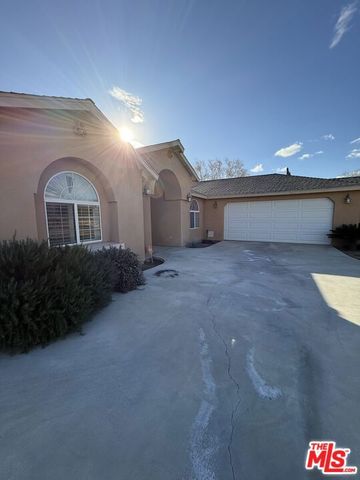 57465 Warren Way, Yucca Valley, CA 92284