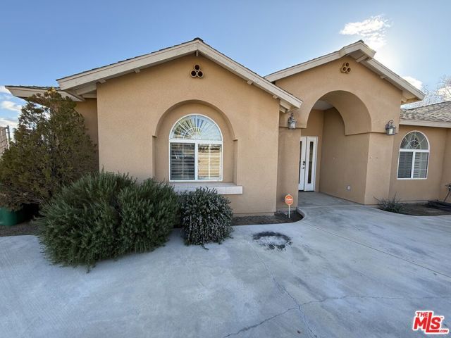 57465 Warren Way, Yucca Valley, CA 92284