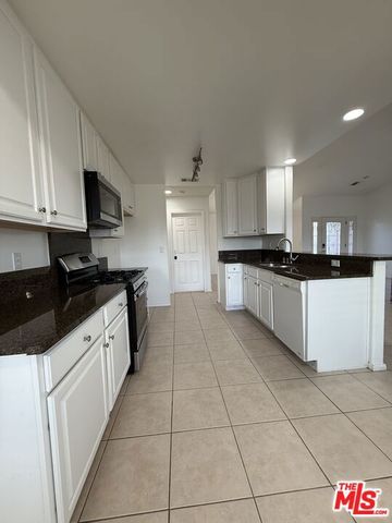 57465 Warren Way, Yucca Valley, CA 92284