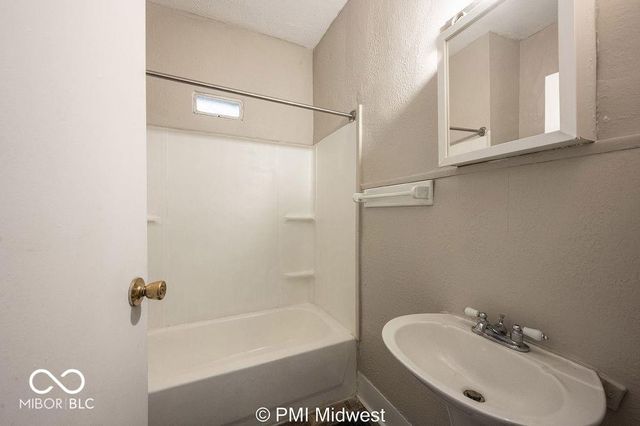 130 N Gladstone Avenue, Indianapolis, IN 46201
