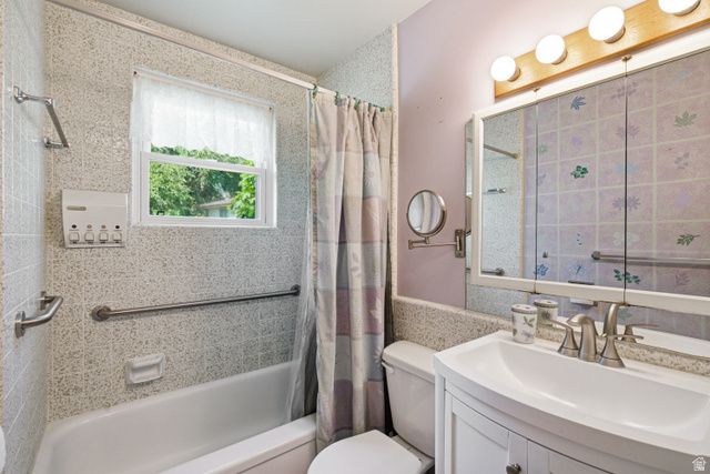 355 E 825 N, Centerville, UT 84014