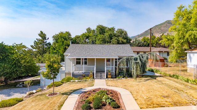 355 E 825 N, Centerville, UT 84014