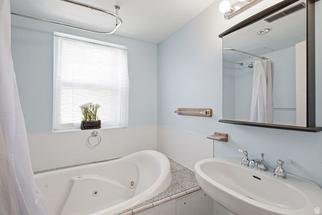 355 E 825 N, Centerville, UT 84014