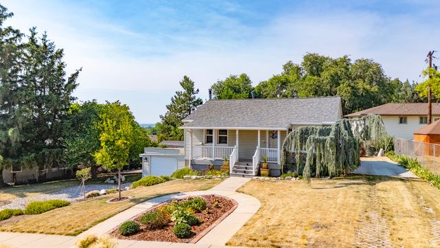 355 E 825 N, Centerville, UT 84014