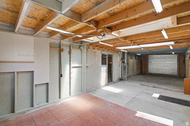 355 E 825 N, Centerville, UT 84014