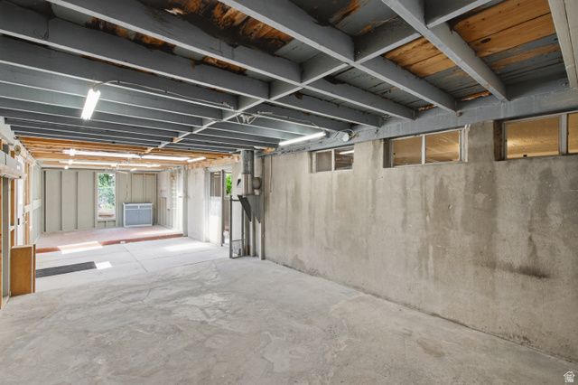 355 E 825 N, Centerville, UT 84014