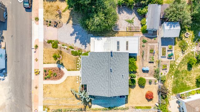 355 E 825 N, Centerville, UT 84014
