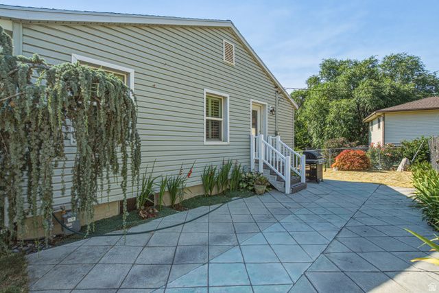 355 E 825 N, Centerville, UT 84014