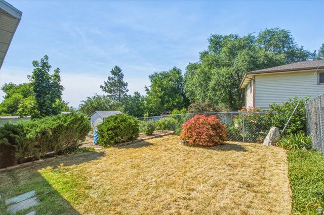 355 E 825 N, Centerville, UT 84014