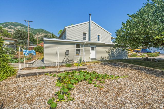 355 E 825 N, Centerville, UT 84014