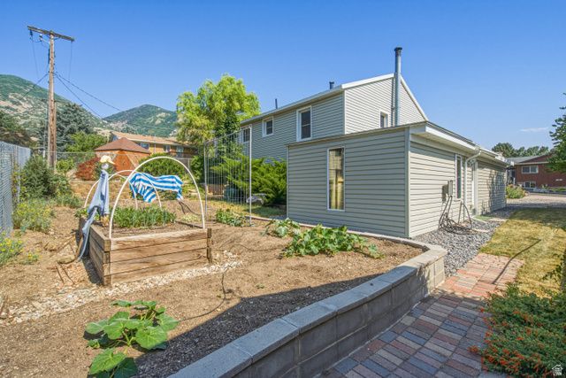 355 E 825 N, Centerville, UT 84014