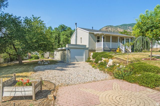 355 E 825 N, Centerville, UT 84014