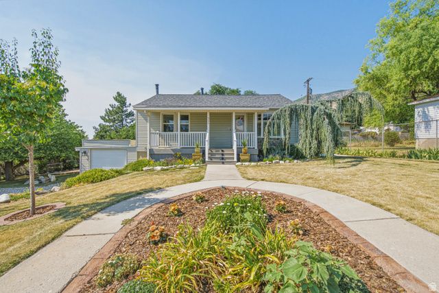 355 E 825 N, Centerville, UT 84014