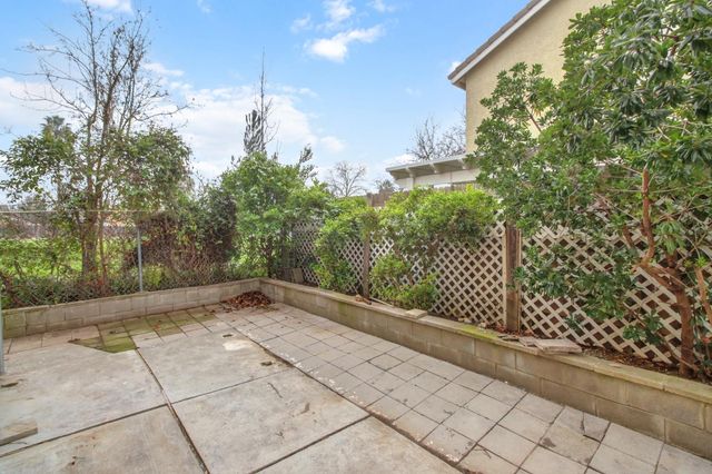 8545 Dewberry Way, Elk Grove, CA 95624