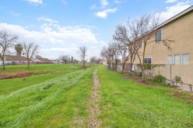 8545 Dewberry Way, Elk Grove, CA 95624