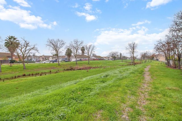 8545 Dewberry Way, Elk Grove, CA 95624