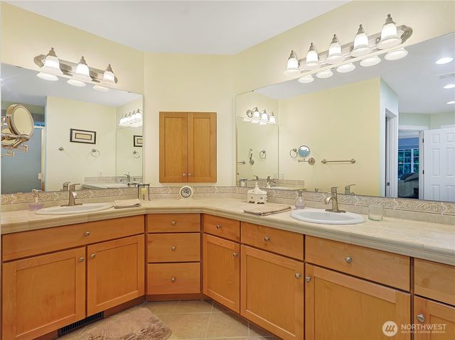 34620 32nd Avenue E, Eatonville, WA 98328