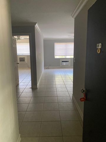 1150 E SAMPLE Road 207, Pompano Beach, FL 33064